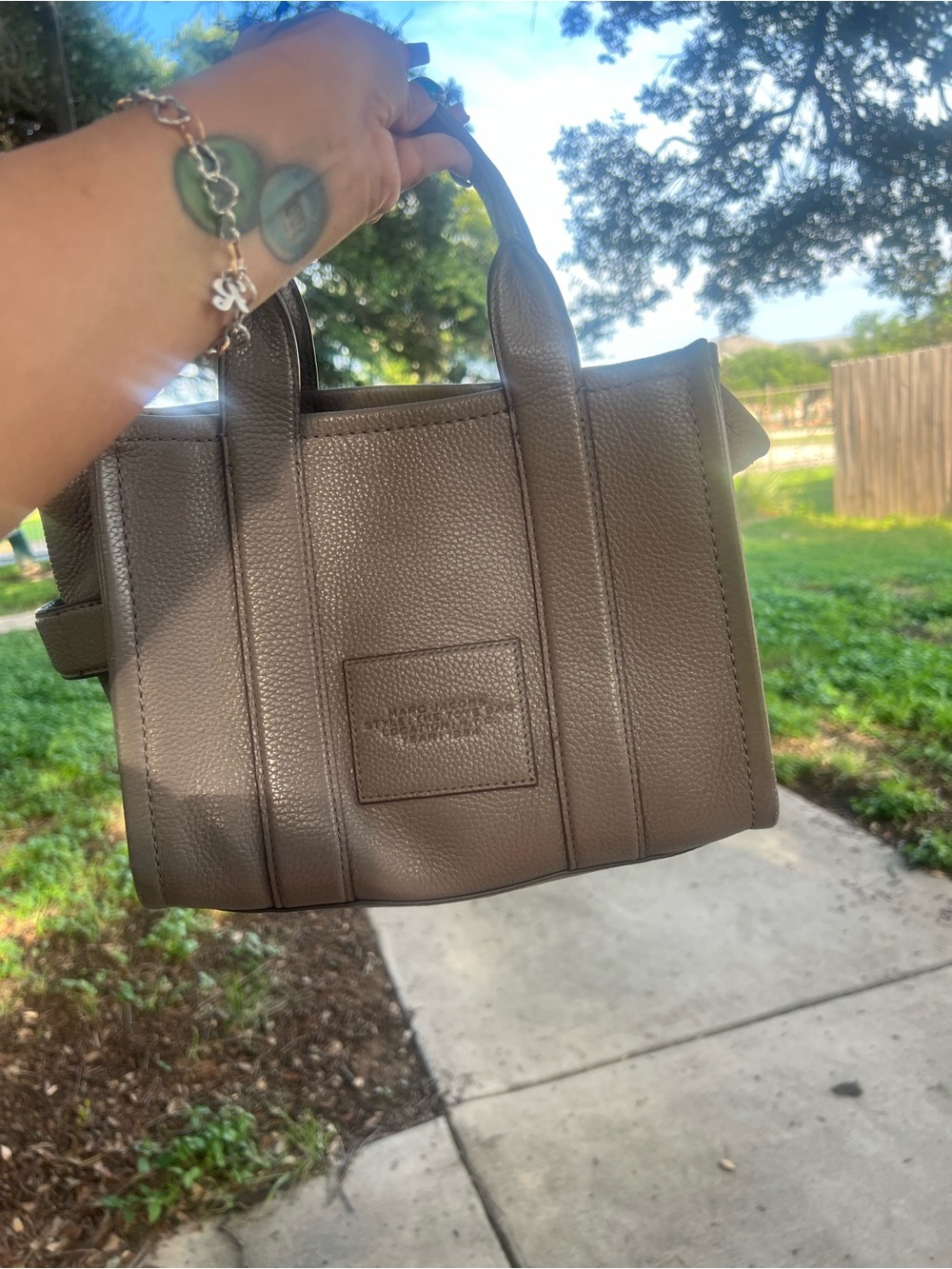 Marc Jacobs The Tote Bag Small Pebbled Leather Tote in Taupe - Picture 2 of 4